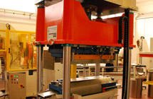 Four post hydraulic press